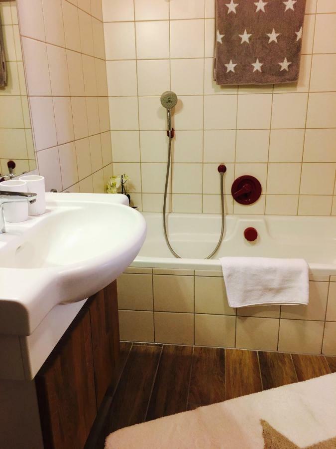 Gästehaus Sellemols Ferienwohnung Tabakbauer Heuchelheim-Klingen Exterior foto